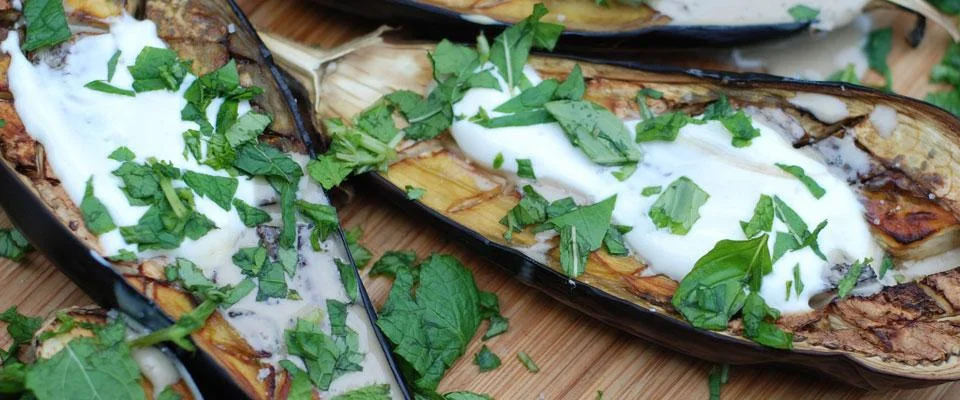 Joghurt Herstellung eine Fragen der Bakterien wie wird Joghurt hergestellt Titelbild