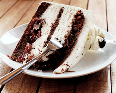 Biskuitmasse-Schwarzwaelder-Kirs