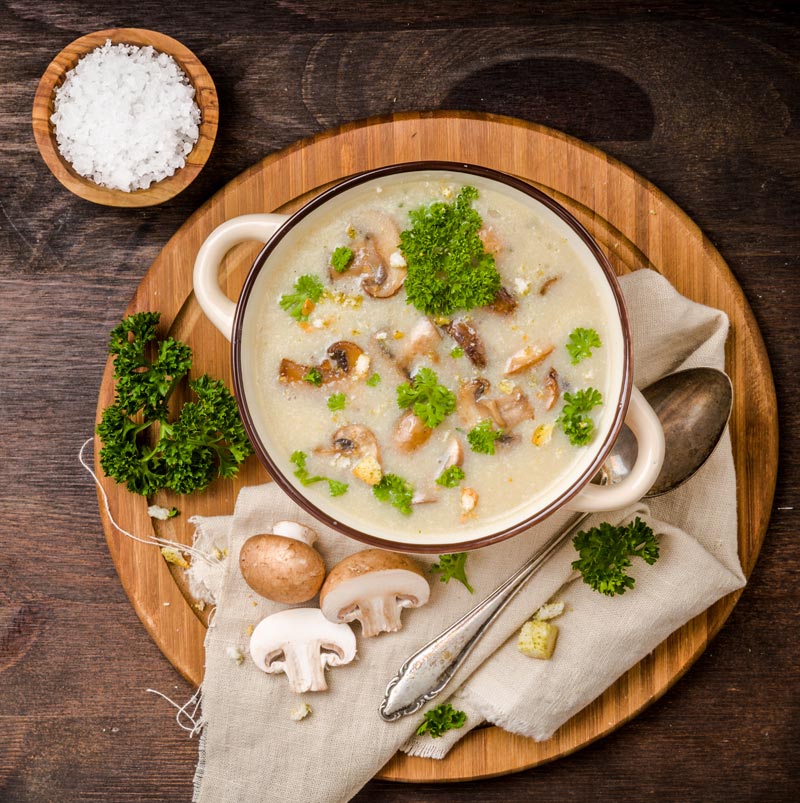 Champignonsuppe mit Petersilie