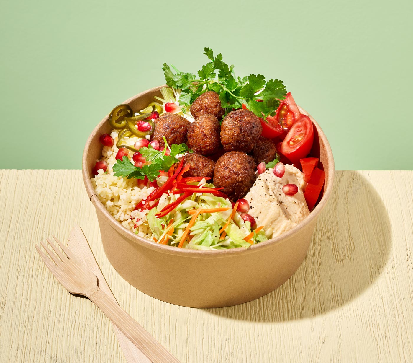 Mezze Poke Bowl mit Vegan Balls