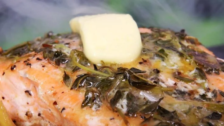 Lachsfilet mit Butter