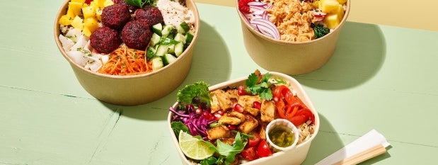 Unterschiedliche Bowls und Salate mit Produkten von GARDEN GOURMET