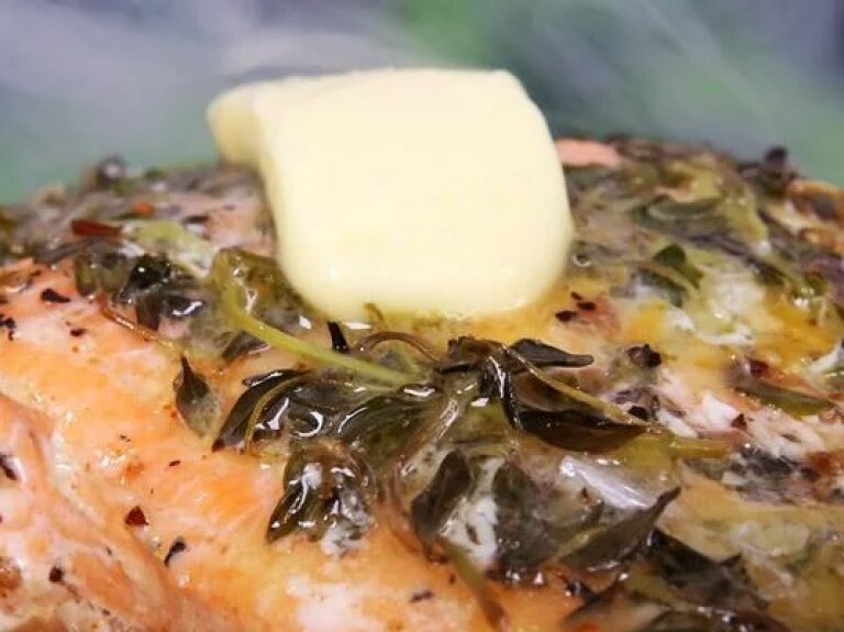 Lachsfilet mit Butter