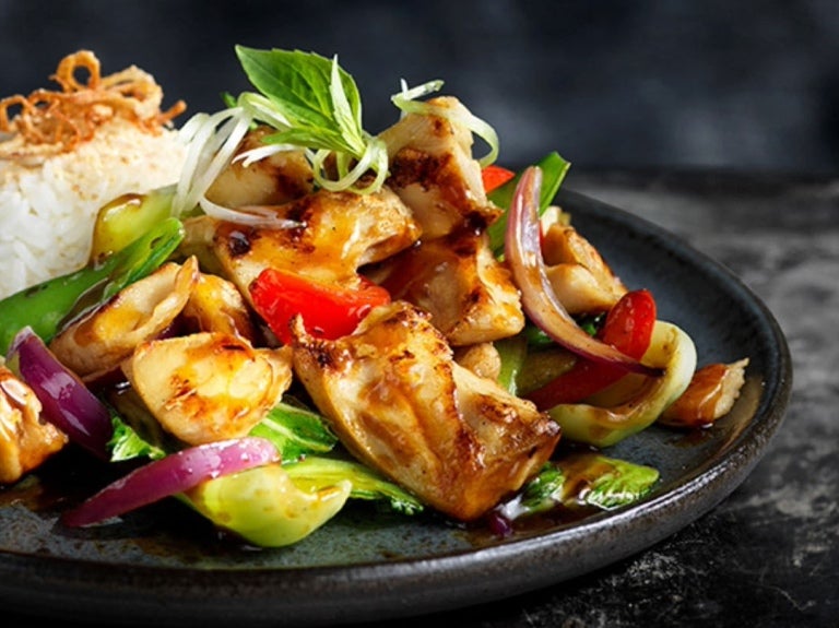 Reisgericht mit veganem Hähnchen