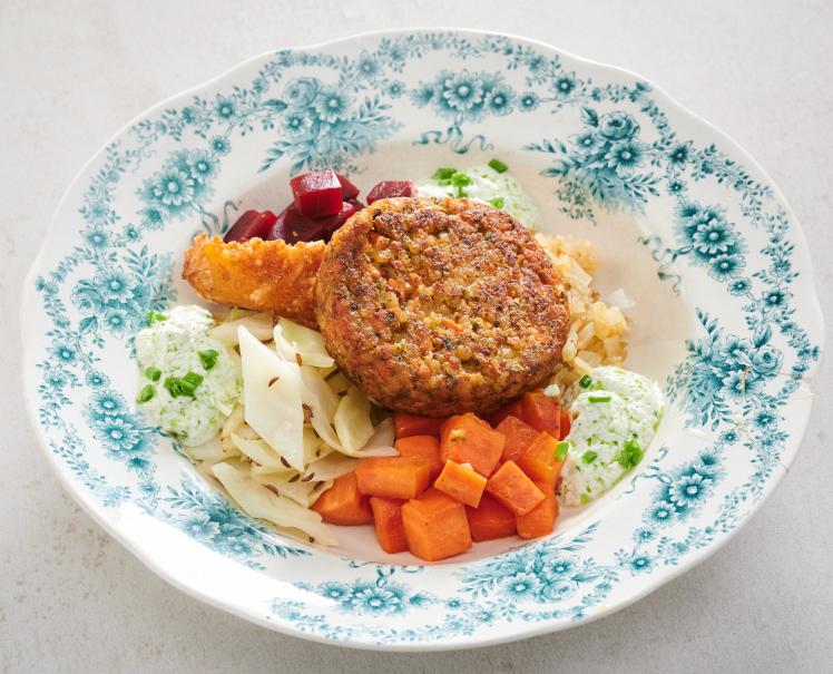 Linsenburger mit gebratener Borschtsch
