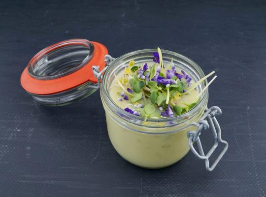 Lauchcremesuppe mit Sojasprossen