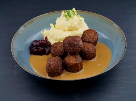 Köttbullar mit vegetarischen Hackbällchen