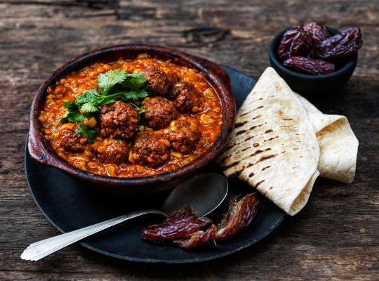 Garden Gourmet - Marokko - Hariri Suppe mit veganen Hackbällchen, Safran und aromatischen Gewürzen