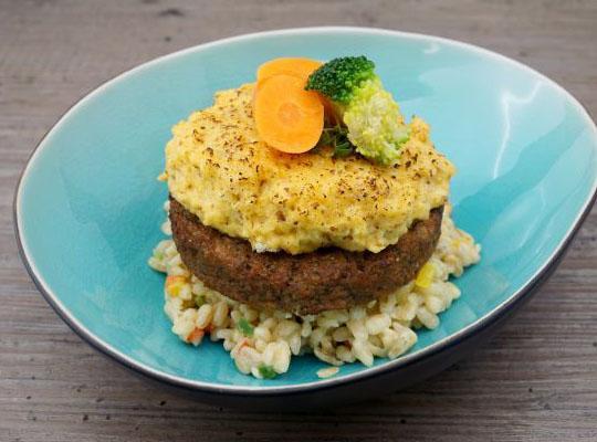 Garden Gourmet Deluxe Burger mit Honig Senfkruste und Ebly