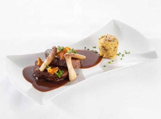 Geschmorte Wildschweinkeule