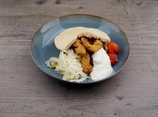 Garden Gourmet Vegetarischer Döner im Fladenbrot mit Joghurt und Weißkrausalat