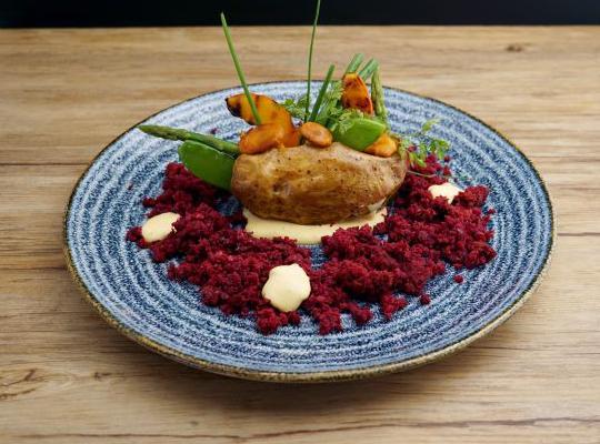 Kartoffeln & Gemüse, Rote Beete Falafel, Ziegenfrischkäse-Hollandaise