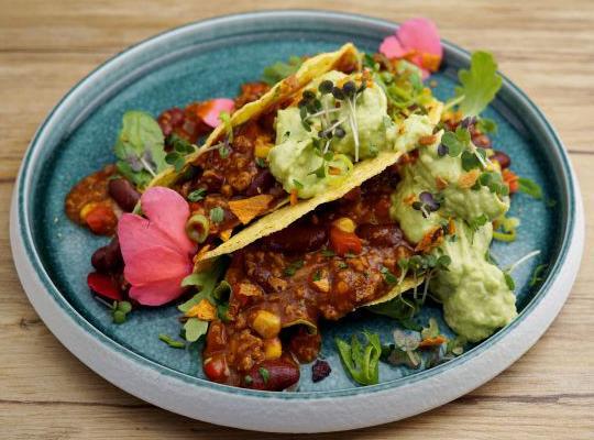 Chili sin Carne in Taco Shells