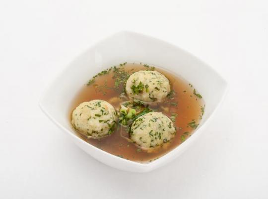 Kaspress-Knödelsuppe "Tiroler Art"