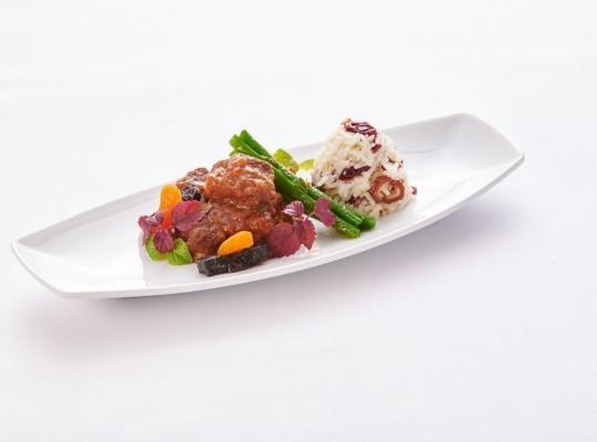 "Persisches Lammragout" mit Granatapfel-Walnußsauce