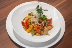Hähnchenbrust mit rotem Thai Curry