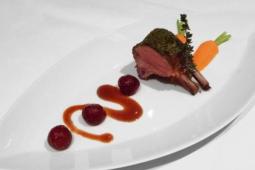 Lammkrone, Rote Beete Glace, glasierte Karotten, Rote Beete Perlen