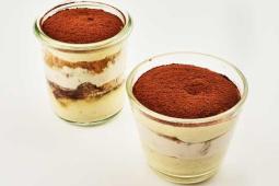 Tiramisu von Blaubeere & Gin