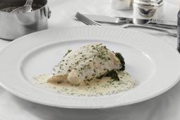 Steinbutt im Ganzen mit Weißweinsauce