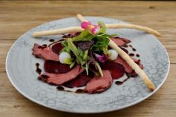 Carpaccio von Rote Beete und Lamm