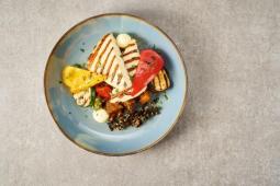 Halloumi-Grillkäse mit mediterranem Grillgemüse