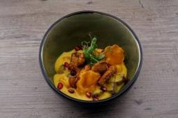 Garden Gourmet Filetstreifen-Curry mit Süßkartoffel, lila Karotte und Granatapfel