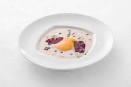 Bündner Gerstensuppe mit Karottenschaum