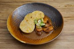 GARDEN GOURMET Filetstreifen mit Jägersauce und Semmel-Serviettenknödel (KITA-Rezept)