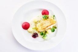 Kabeljaufilet mit Apfel-Gurken-Sauce