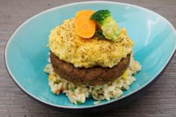Garden Gourmet Deluxe Burger mit Honig Senfkruste und Ebly