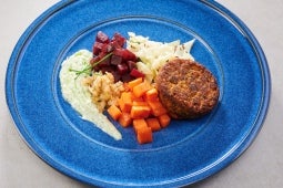 Linsenburger mit gebratener Borschtsch
