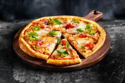 Pizza "Vuna" mit pflanzlichem Käse