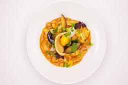 Chickencurry mit Blumenkohl und Kichererbsen