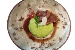 Schweinesteak mit Cola-Speck-Jus