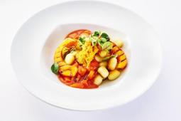 Kartoffelgnocchi mit Kürbis und Tomate
