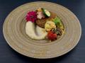 Vegetarische Frikadelle mit Kohlrabipüree und Zucchinisalat