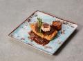 Schweinenackensteak mit Knoblauchkruste