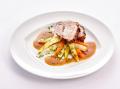 Schweinenackenbraten mit Dijon-Kümmel-Marinade und Spargel-Pickles