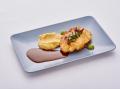 Piccata von der Perlhuhnbrust auf Steckrüben-Ananaspüree und Wildjus