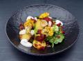 Bratkartoffelsalat mit Rote Beete Bällchen und Dillschmand