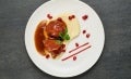 Schweinebäckchen mit Granatapfelgel