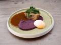 Hackbraten/ Fermentierte Pfeffersauce/ Onsen Ei/ Lila Karottenpüree