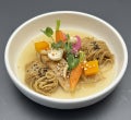 Asiatisches Pot au Feu mit Kabeljau, Ramennudeln und fermentiertem Gemüse