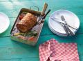 Gefüllter Jungschweinrücken mit Feigen, Oliven und Mandeln