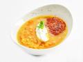 Klare Linsensuppe "Indische Art" mit Karotte und Minzjoghurt