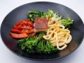 Asia Gemüsebowl mit gebratenem Schweinebauch