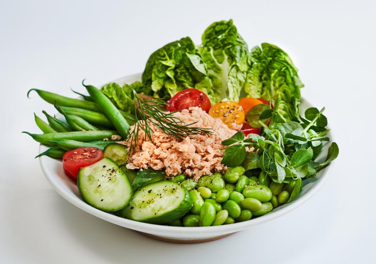 Plant-based Vuna Salat Bowl Teller Vegan