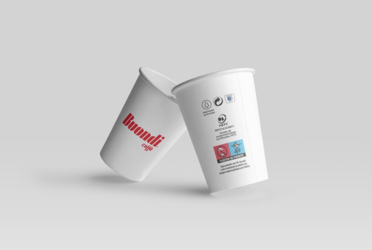 Tasse aus Pappe